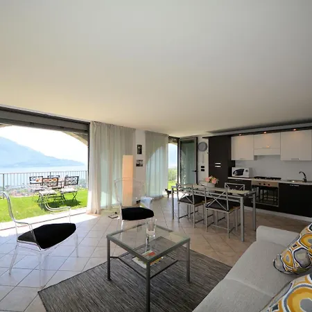 Holiway Lucia Apartman Vercana