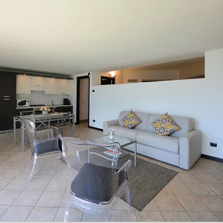 Holiway Lucia Apartman *